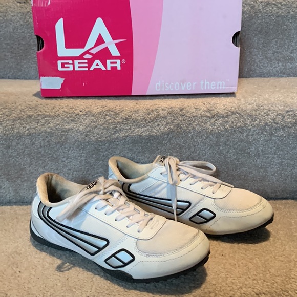 Awesome pair of LA Gear black/white jogger shoes. Size 7 1/2. Gently worn. - Picture 2 of 9